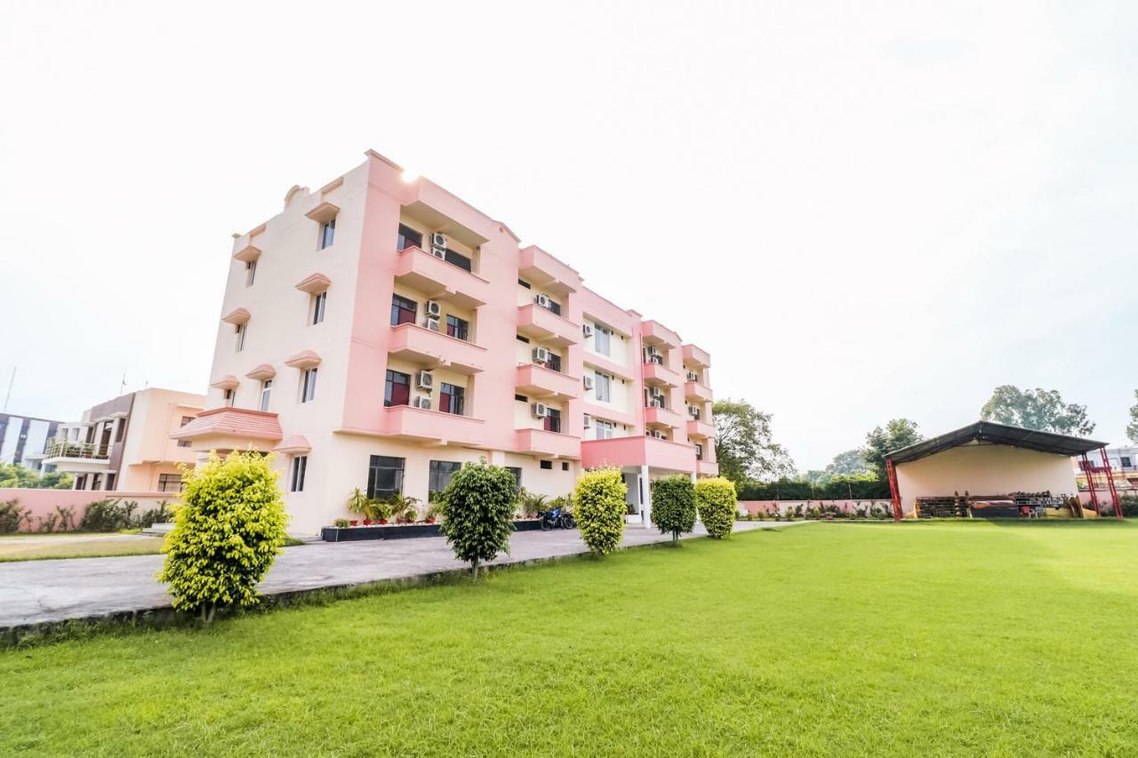 Hotel Capital O 60233 Brij Ki Rasoi Deluxe Lucknow Exterior foto