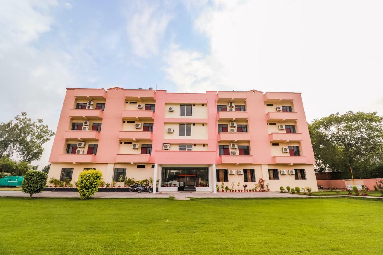 Hotel Capital O 60233 Brij Ki Rasoi Deluxe Lucknow Exterior foto